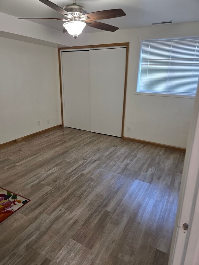 Building Photo - 2Bed 1Bath unit in a Great Location!!