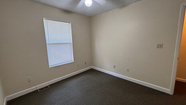 Building Photo - 133 Clover Valley Cir