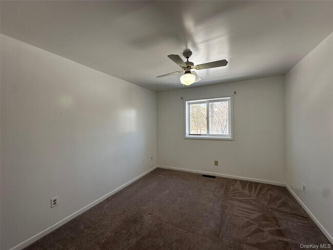 Building Photo - 165 Ulster Ave