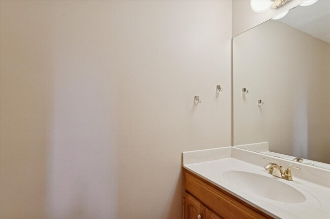 Building Photo - 1410 Fairfax Ln