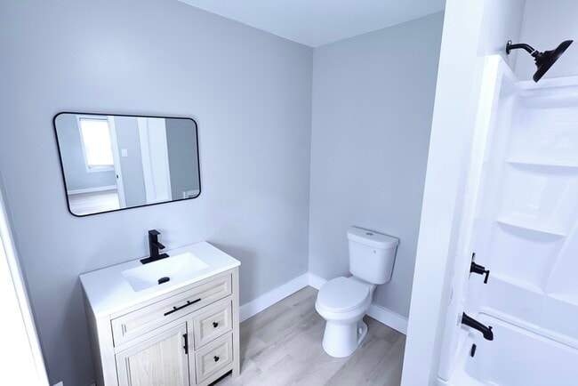 Building Photo - 991 Diana Ave