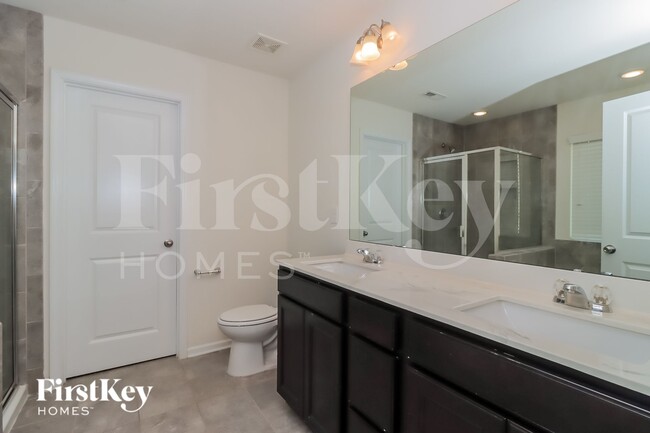 Building Photo - 114 Emperors Trl