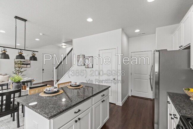 Building Photo - 1812 W Parkview Dr