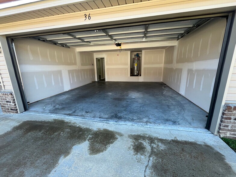 Building Photo - 36 Barn Cat Wy