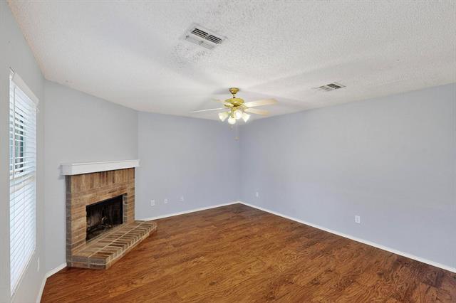 Building Photo - 2316 White Oak Dr