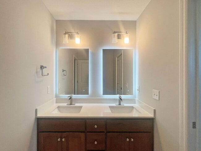 Building Photo - Sparkling Like-New 2-story w/ Full Walkout on Pond with Office-Bedroom 6, Pets OK!