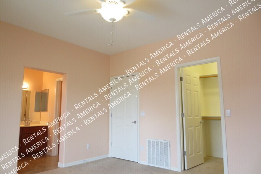 Building Photo - 16245 N 30th Pl