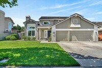 Building Photo - Toro Sunshine Expansive 4 Bed/ 3 Bath Home!