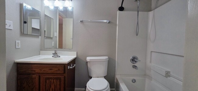 Building Photo - Converse, TX! 3 Bedroom 2.5 Bath Townhome