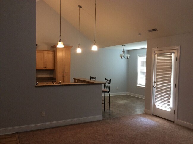 Building Photo - New Bern Family Home 3 bedroom with FROG