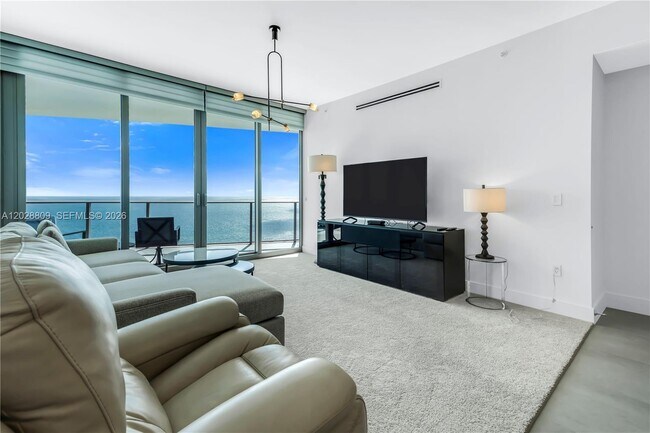 Building Photo - 15701 Collins Ave
