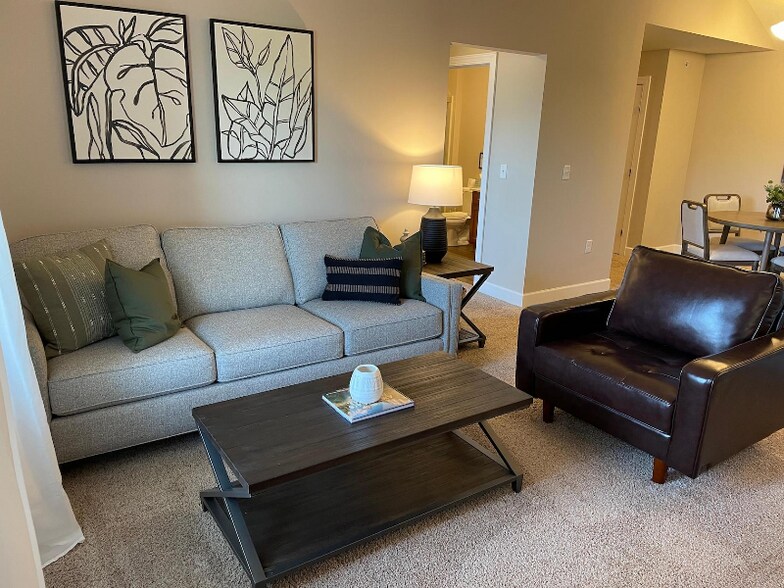 Primary Photo - 700 Zumstein Ln