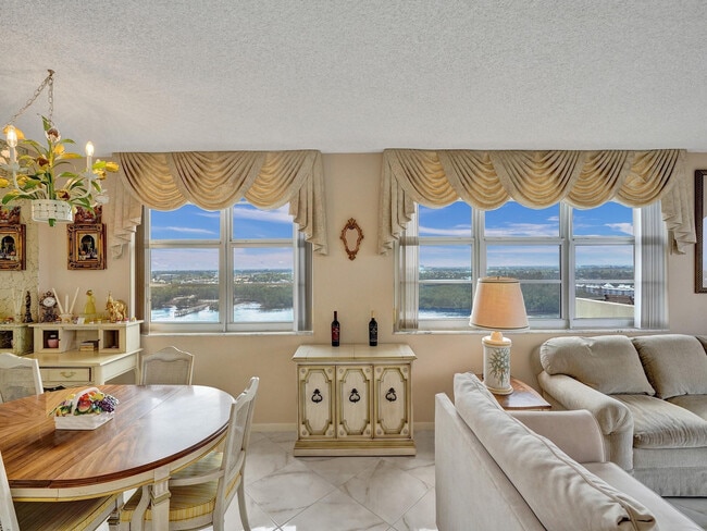 Building Photo - 2121 N Ocean Blvd