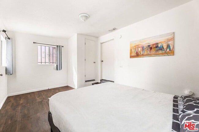 Building Photo - 608 N Alta Vista Blvd