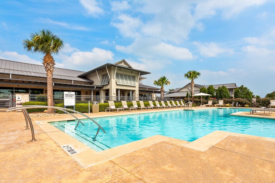 Building Photo - The Green at Plum Creek