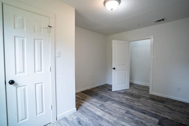 Building Photo - 689 Wilderness Trail