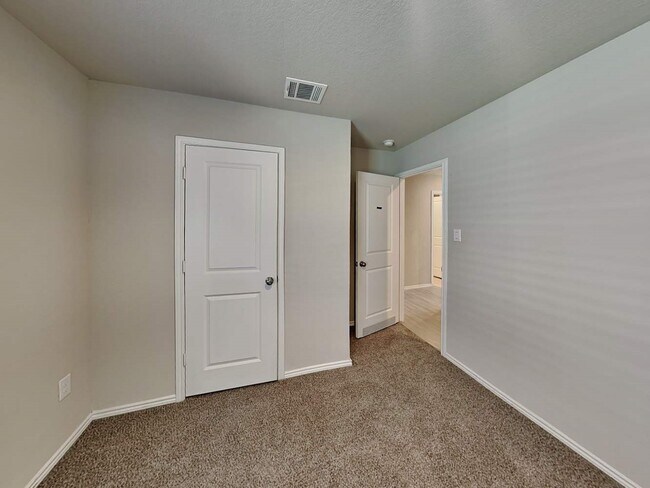 Building Photo - 4330 Rapids Way