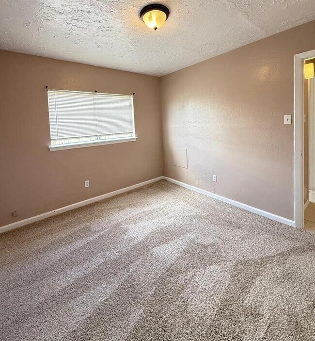 Building Photo - 14054 Bell Towne Dr