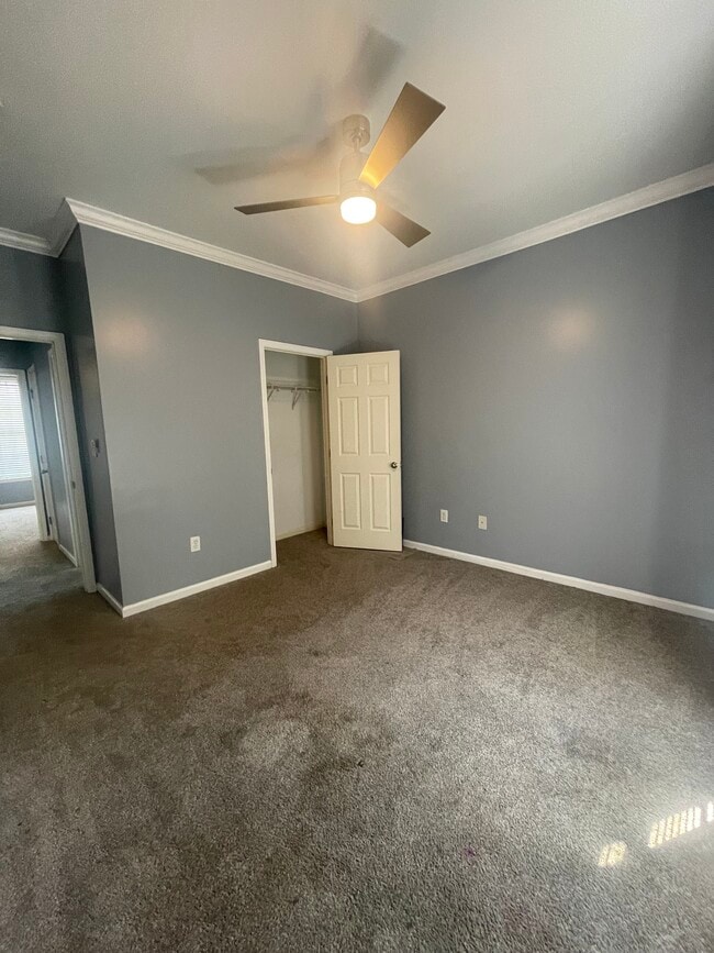 Building Photo - 237 Camden Lake Dr