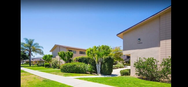 Building Photo - 1331 N San Gabriel Ave