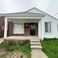 Building Photo - Fully Renovated 3-Bedroom Home – Move-In R...