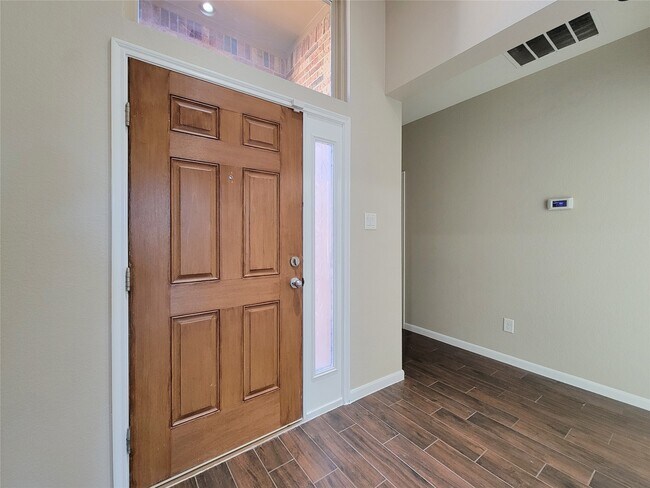 Building Photo - 3007 Meadow Prairie St