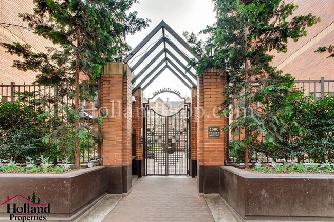 Building Photo - Modern 2-Bedroom Apartment in the Heart of Downtown NEW SUPER PRICE at $1,850!