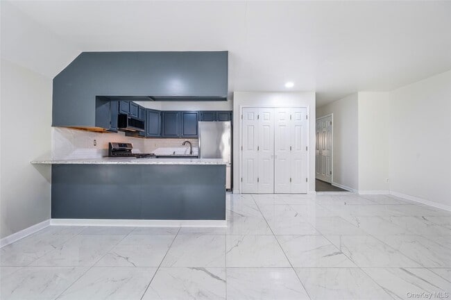 Building Photo - 380 Saratoga Ave