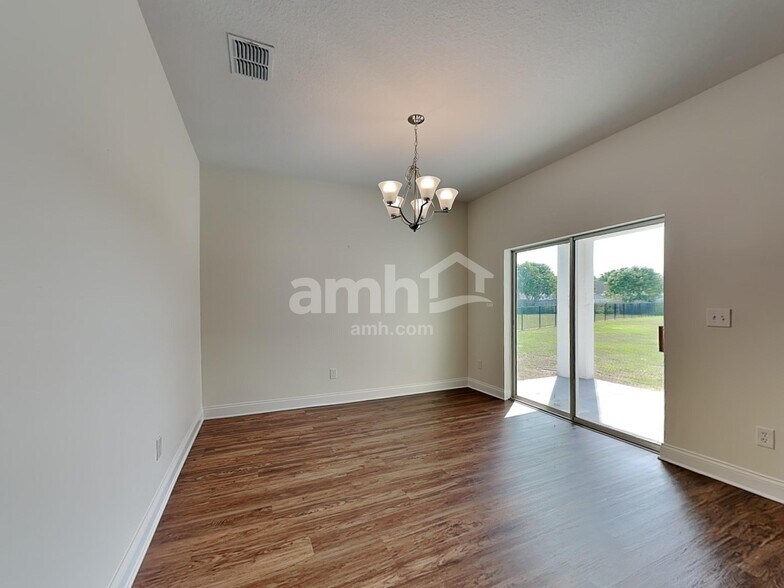 Building Photo - 2470 Ixora Ct
