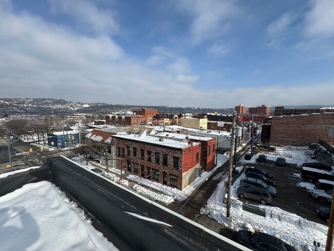 Building Photo - 810 Amity St