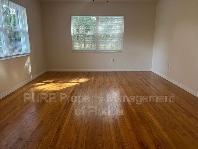 Building Photo - 1222 SE 3rd St