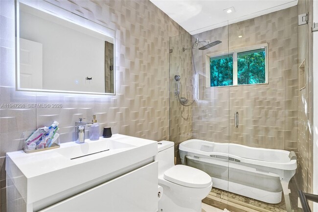 Building Photo - 9181 Byron Ave