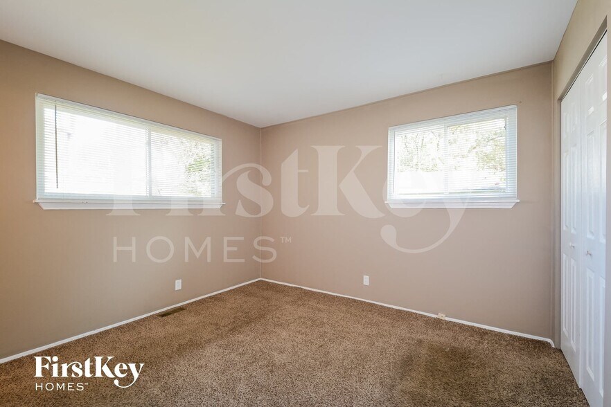 Building Photo - 385 Humes Ln