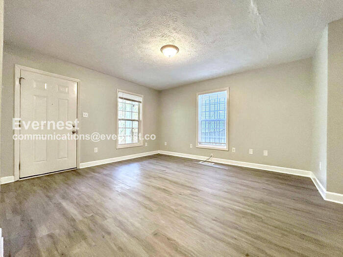 Building Photo - 1444 Rome Dr NW