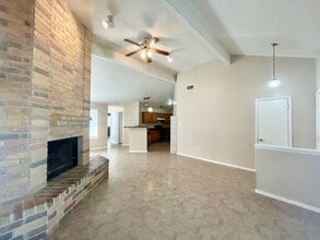 Building Photo - 2 Bedroom 2 bath in BIG COUNTRY GDN HMS