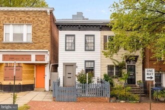 Building Photo - 1102 K St SE