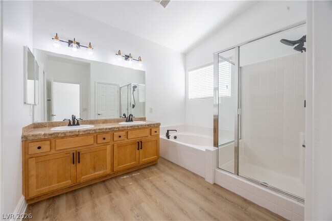 Building Photo - 212 Fairway Woods Dr