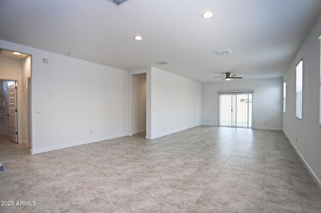 Building Photo - 22690 N Lynn St
