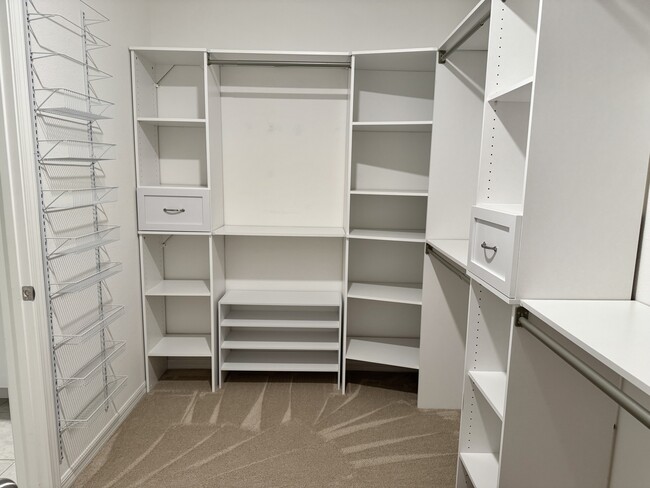 Building Photo - 5505 Olano St