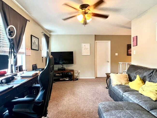 Building Photo - $500 OFF ON FIRST MONTH'S RENT! APPLICATION FEE WAIVED! 4 Beds, 3 Baths & Unbeatable Location — Y...