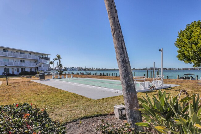 Building Photo - 761 John Ringling Blvd