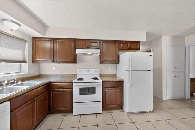 Building Photo - 222 Shannon Pl NW