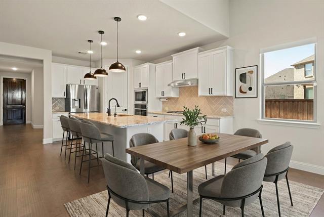 Building Photo - 2205 Lexington Wy