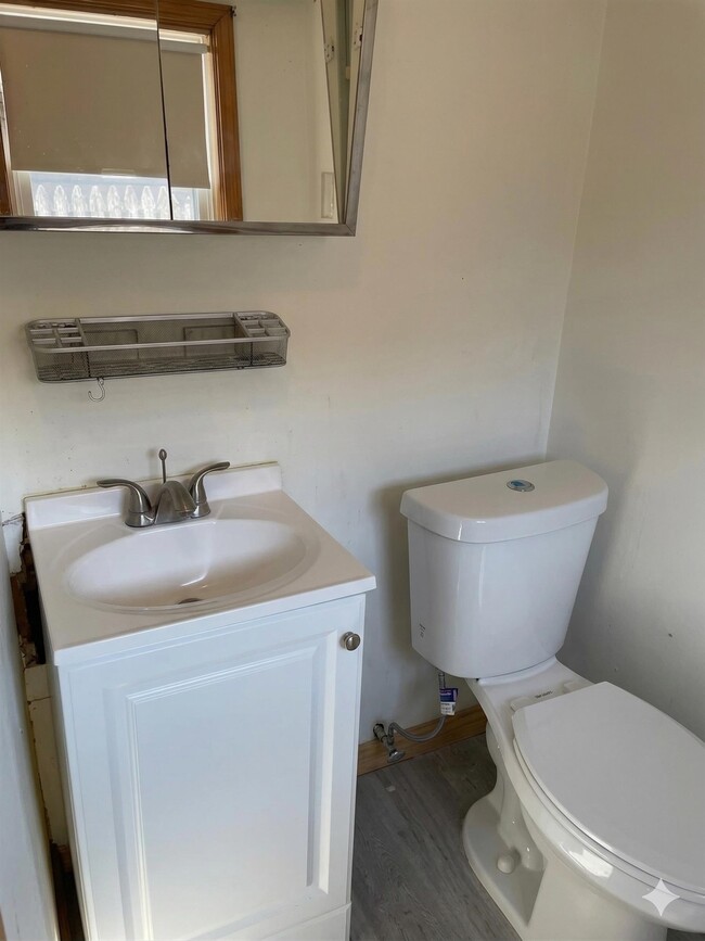 Building Photo - 103 Cable Ave