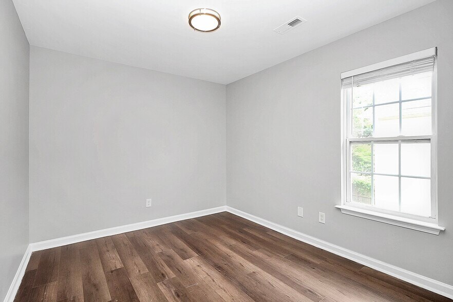 Building Photo - 3530 Crestridge Dr