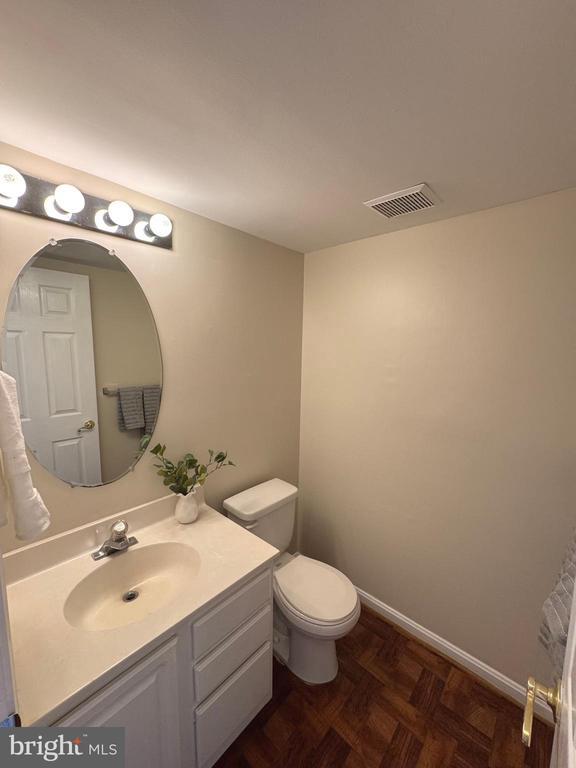 Building Photo - 10314 Butternut Cir