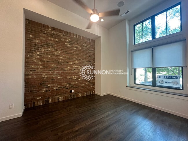 Building Photo - 3 Bed 3.5 Bath Townhome in NODA