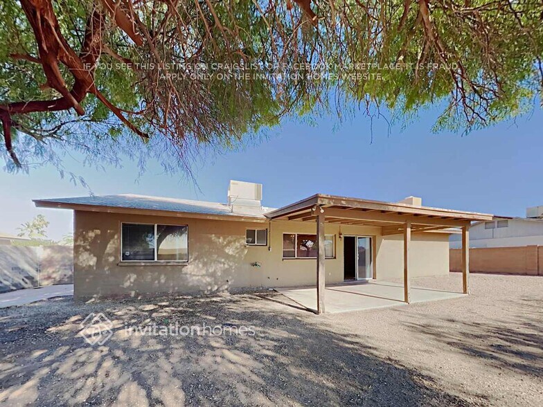 Building Photo - 3141 W Danbury Dr