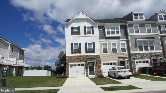 Building Photo - 29369 Oxford Dr