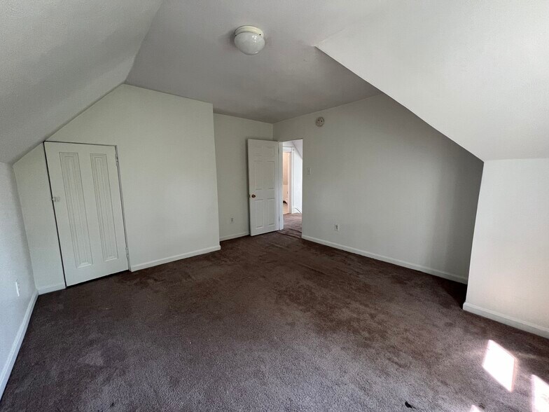 5707#2 - 4707 Maripoe St